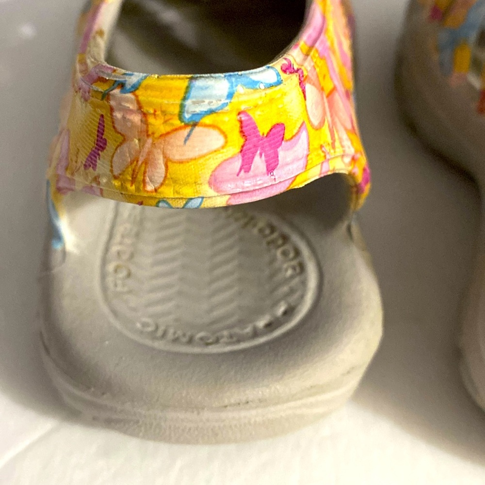 KEEN Slip On Sandals, Loafer, Sz 1, Hikers, Walking, Comfort, Novelty​, Graphics - Picture 9 of 13